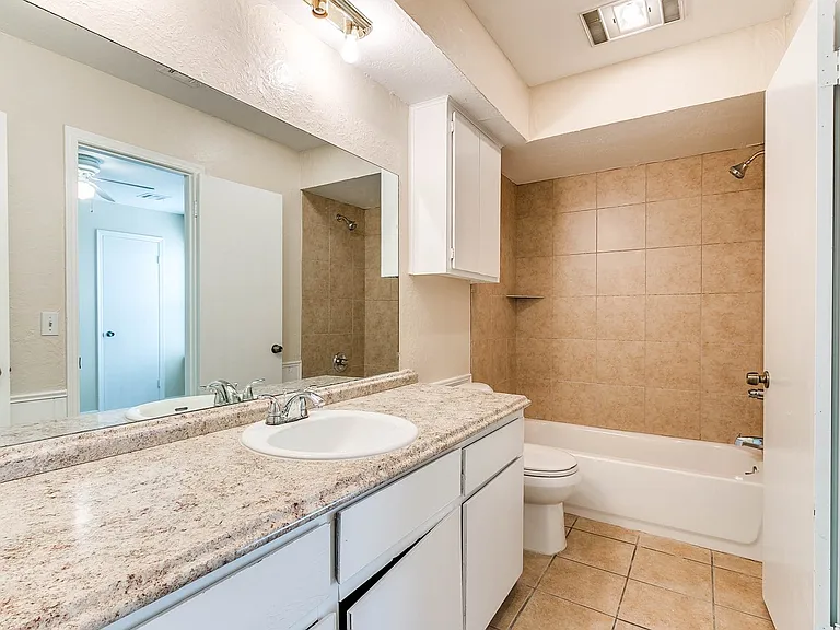 504 N Davis Ave — Photo 38