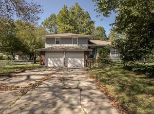 13720 Applewood Dr, Grandview, MO 64030