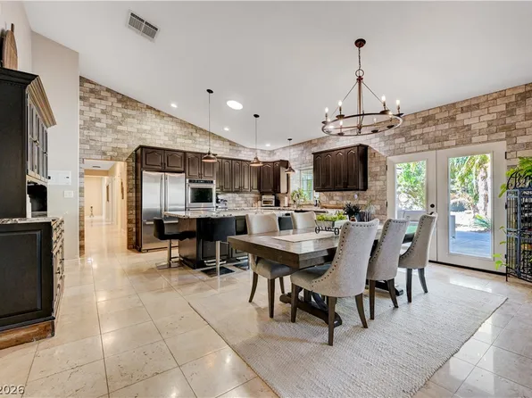 3746 Mahalo Cir, Logandale, NV 89021