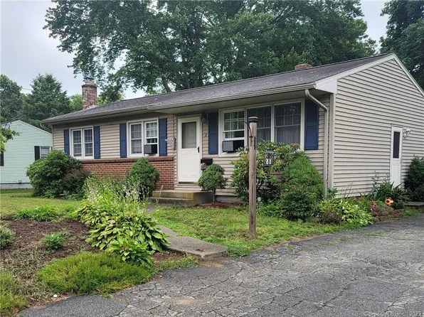 2 Charles Street, Plainfield, CT 06374