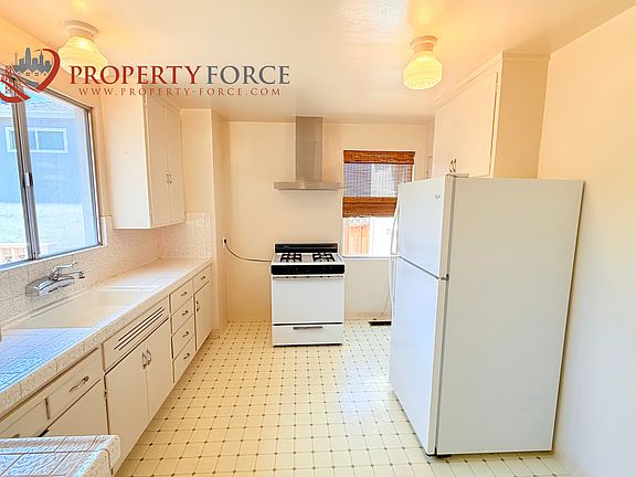 5th image of 268 Fir St