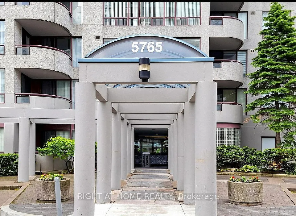 5765 Yonge St N #905
