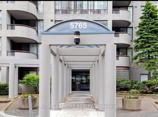 5765 Yonge St N #905, Toronto, ON M2M4H9