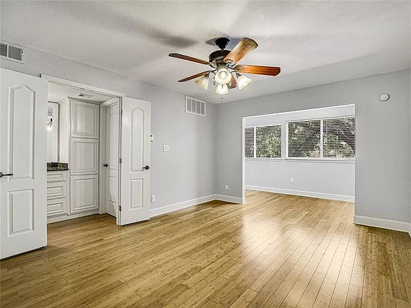 3rd image of 1700 Nueces St APT 204