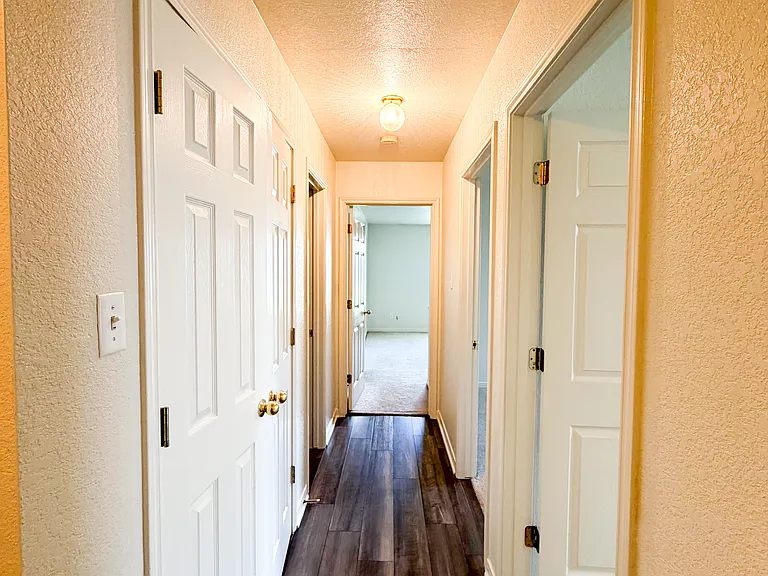 310 Cedar Ridge Dr #B — Photo 12