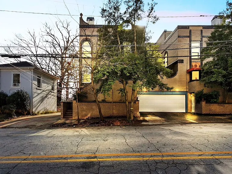 201 5th St NE #A — Photo 3