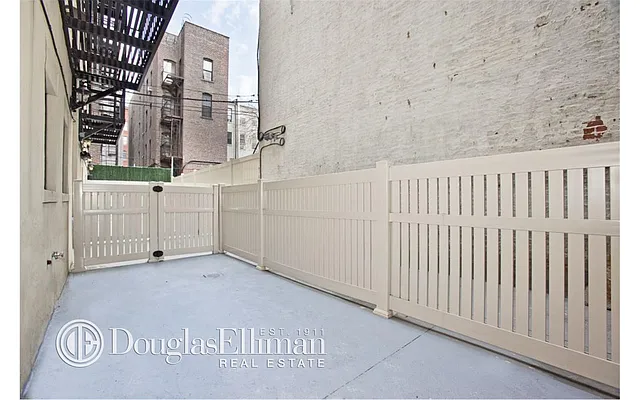 Sold by Douglas Elliman | media 10