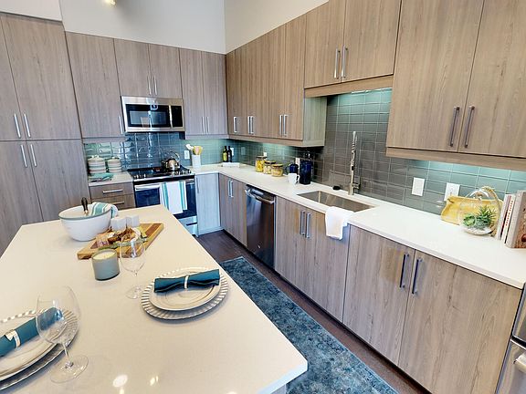 5th image of 2370 Victory Ave #2207