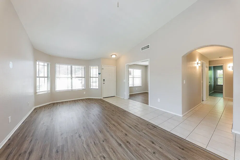 3 bed, 2.0 bath, 1670 sqft, $3,070 — Photo 4