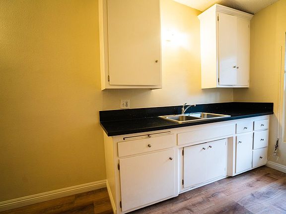 4th image of 7120 S La Cienega Blvd APT 4