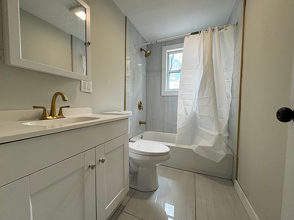 3rd image of 64-12 Chamberlain St