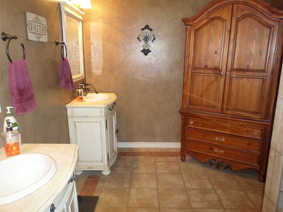 4th image of 2809 Westridge Dr