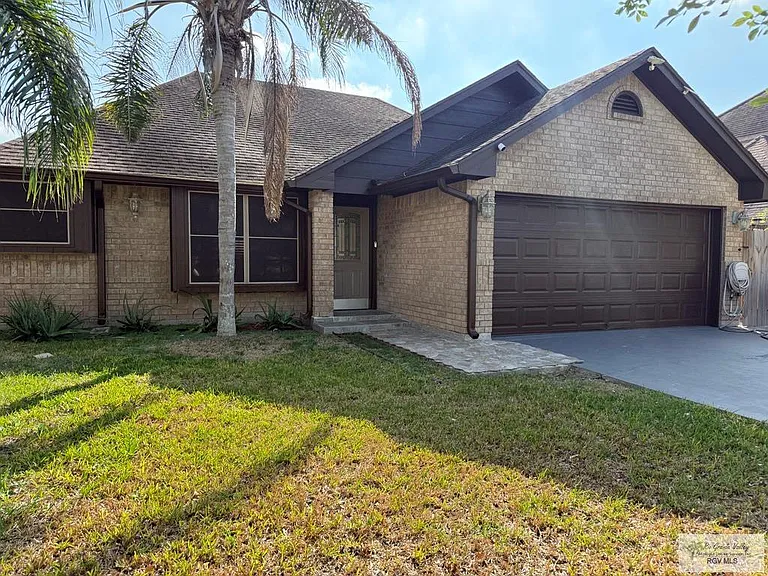 1044 Alta Mesa Blvd — Photo 1