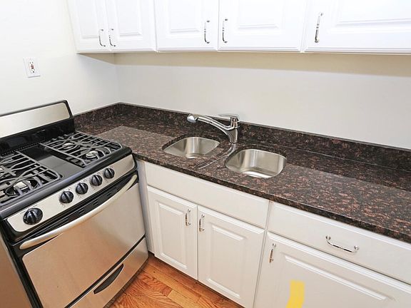 4th image of 4916 N Wolcott Ave #1SW
