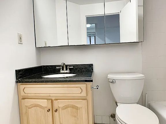 4th image of 306 Mott St APT 2C