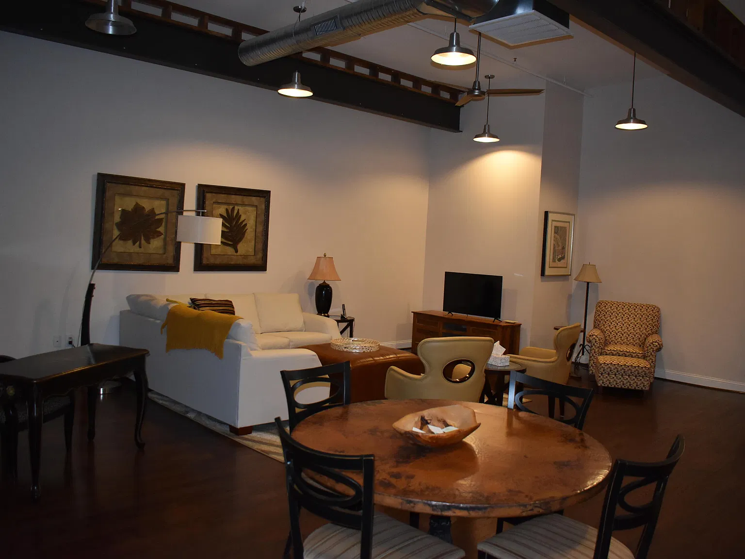 1 bed, 1.0 bath, 1161 sqft, $1,250 — Photo 2