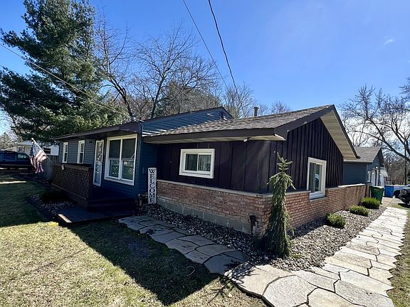 3rd image of 1402 Lasalle Ave
