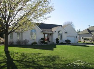 1465 Kingston Dr, Saginaw, MI 48638