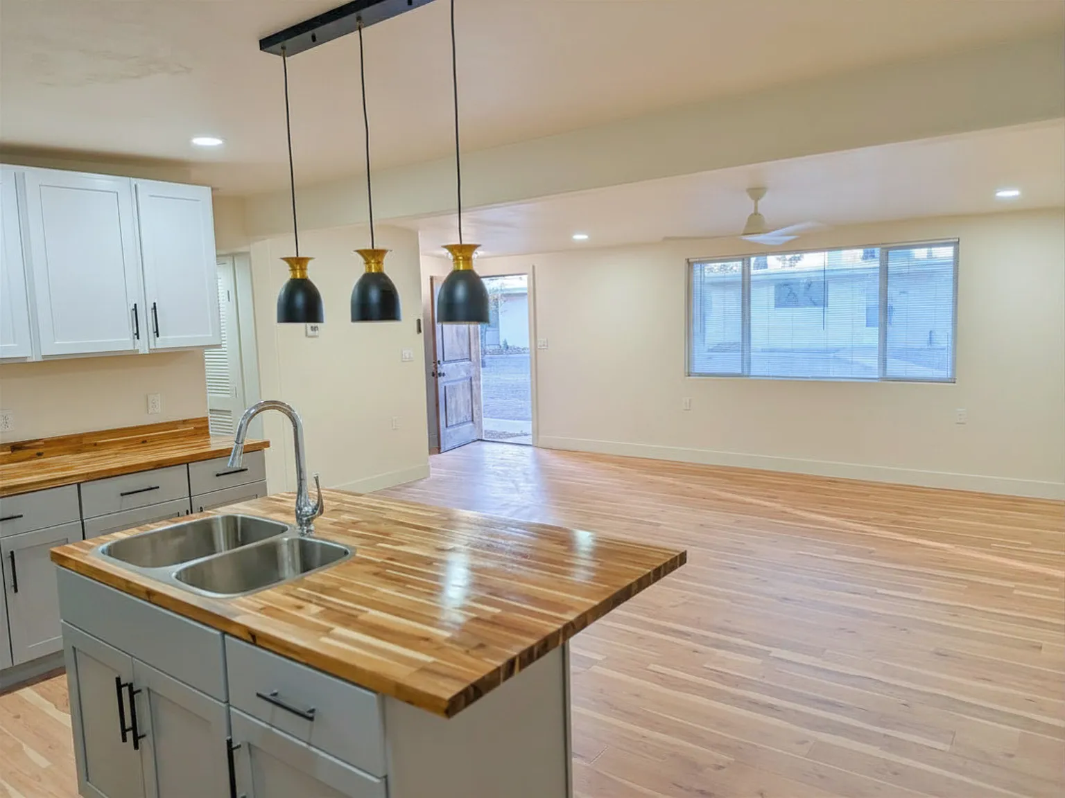 3 bed, 1245 sqft, $1,650 — Photo 3