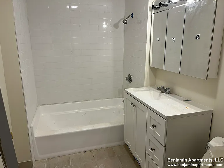 6 Barrows St #13 — Photo 10