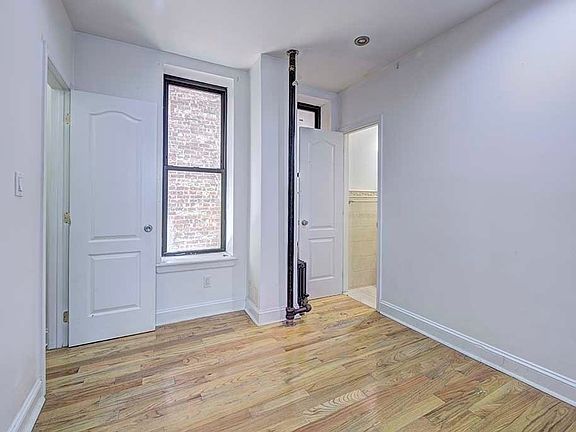 5th image of 203 E 14th St #3A