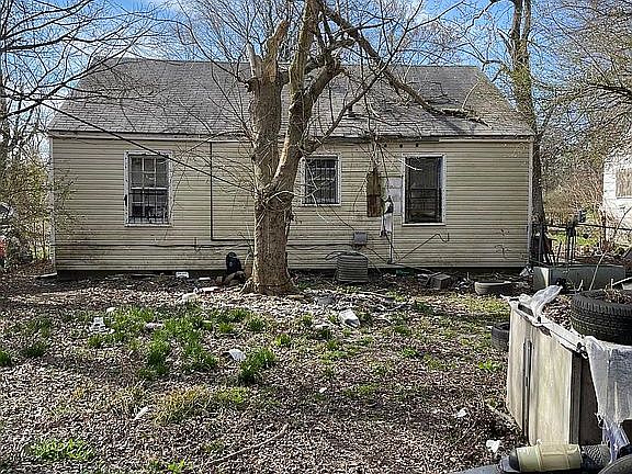 5th image of 2116 Kenwood Dr