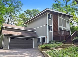 3N125 Churchill Ct, West Chicago, IL