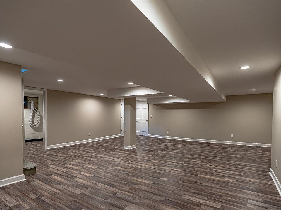 1st image of 525 Mohegan Trl