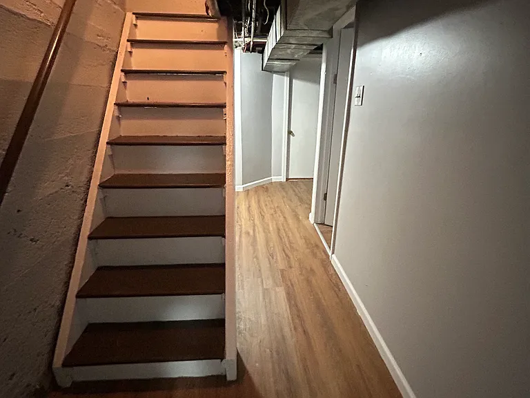 240 Henry St — Photo 11