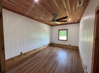 900 Jones Rd, Burkesville, KY 42717