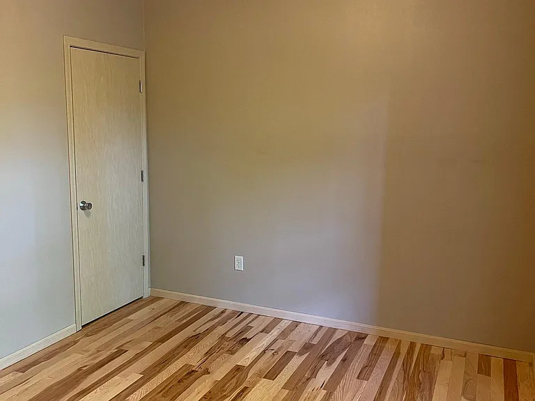 821 E Jefferson St #11 — Photo 10