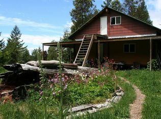 2 Unincorporated Ave, Weitchpec, CA 95573