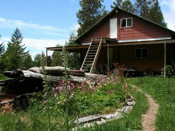 2 Unincorporated Ave, Weitchpec, CA 95573