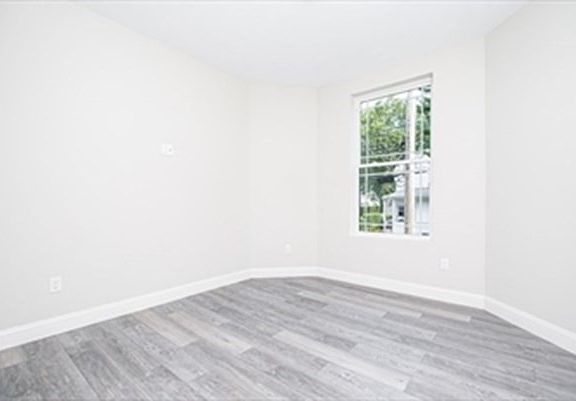 3rd image of 83 Bradstreet Ave APT 4