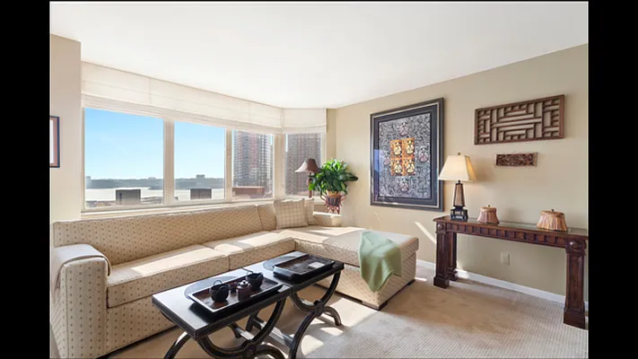 Sold by Fischer Group Realty, LLC | media 11