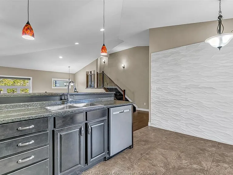 420 Runstedler Dr — Photo 12