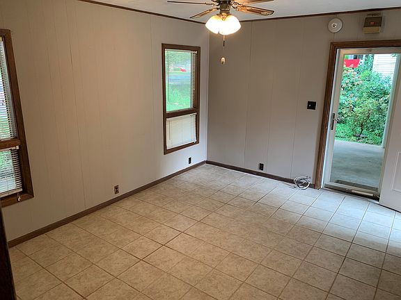 2nd image of 305 Kegler St