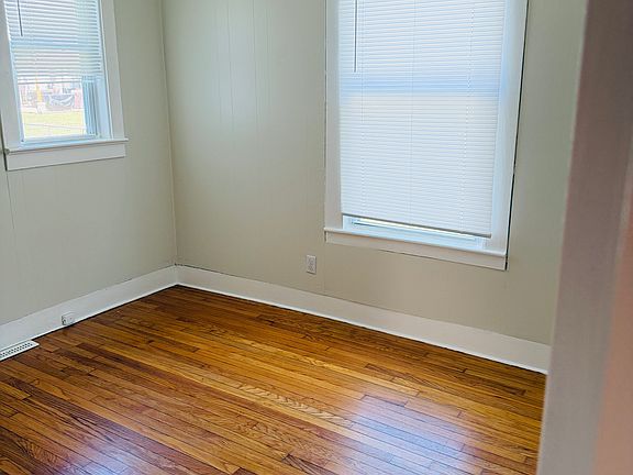5th image of 555 S Curtis St #1