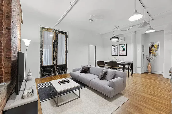 Rented by REAL New York | media 11