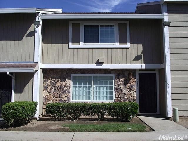 1st image of 4139 E Brookfield Dr