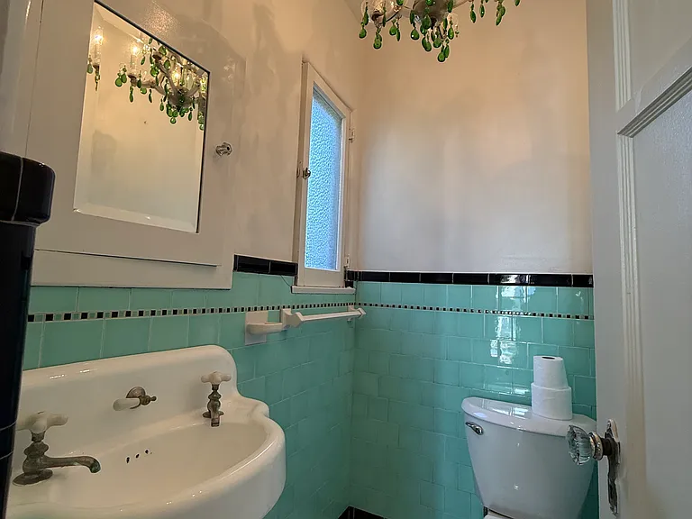 1532 N Columbus Ave — Photo 4