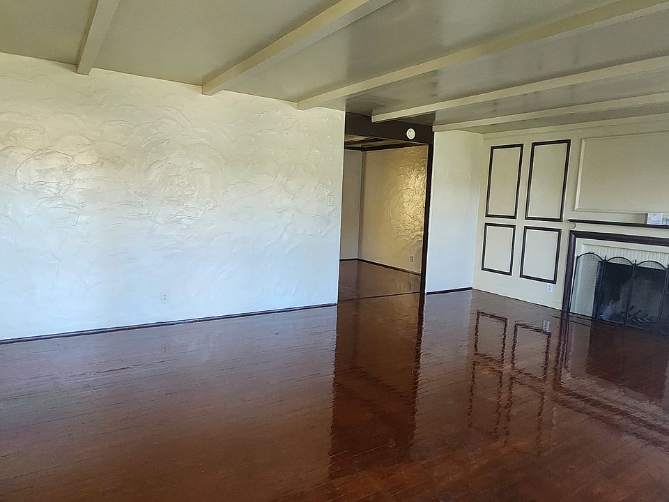 1st image of 1562 N Arrowhead Ave #1562