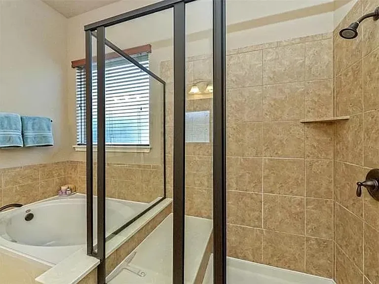108 Lake Texana Ct — Photo 13