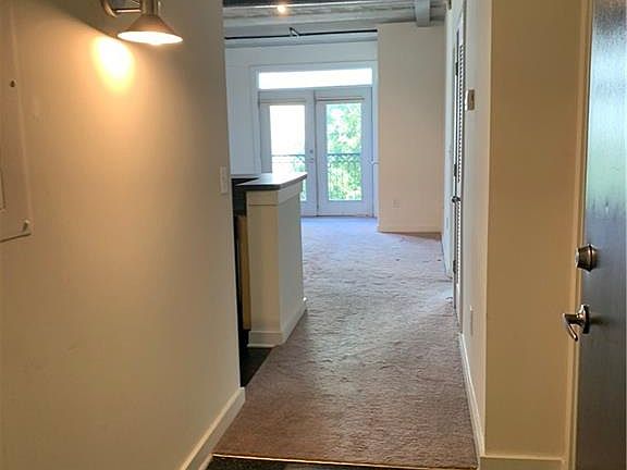 2nd image of 800 Peachtree St NE APT 1420
