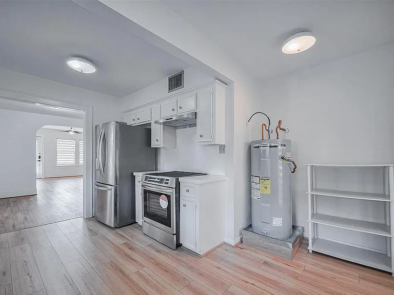 1614 Ridgewood St — Photo 12