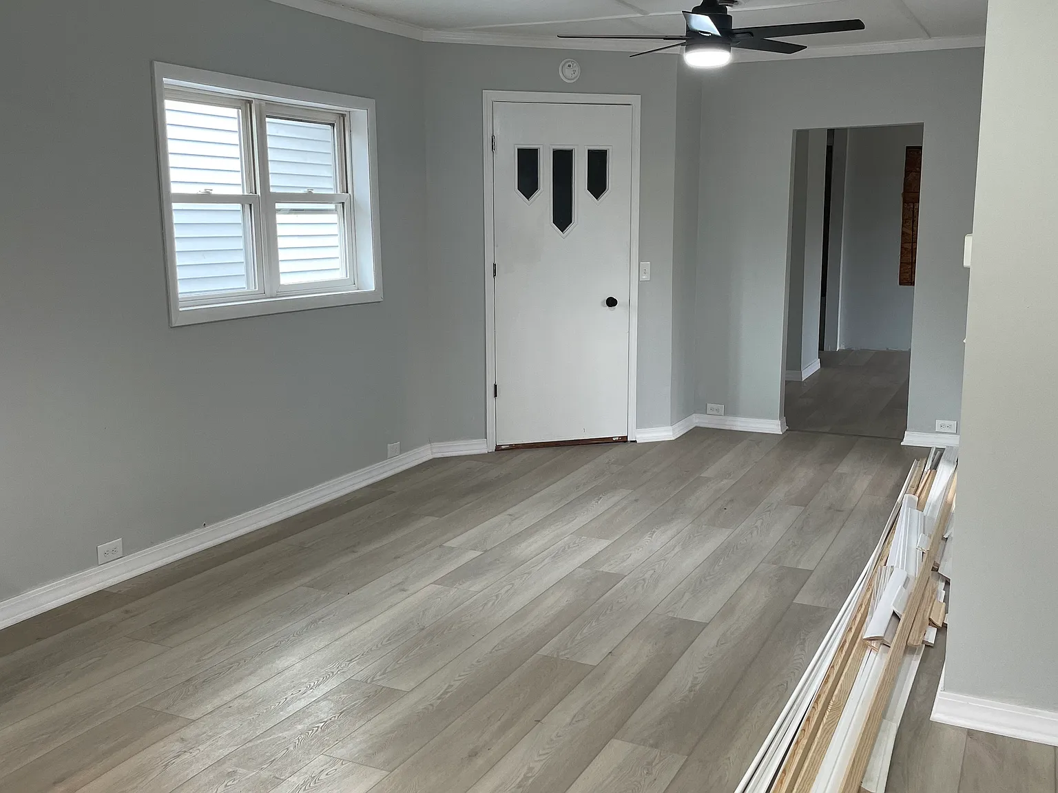 3 bed, 1300 sqft, $2,200 — Photo 2