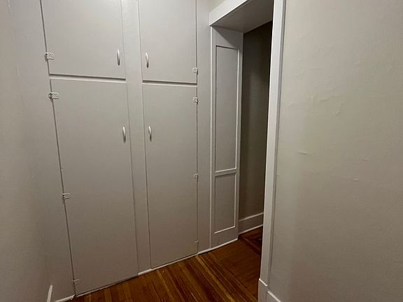 4th image of 410 W Ormsby Ave APT 12A