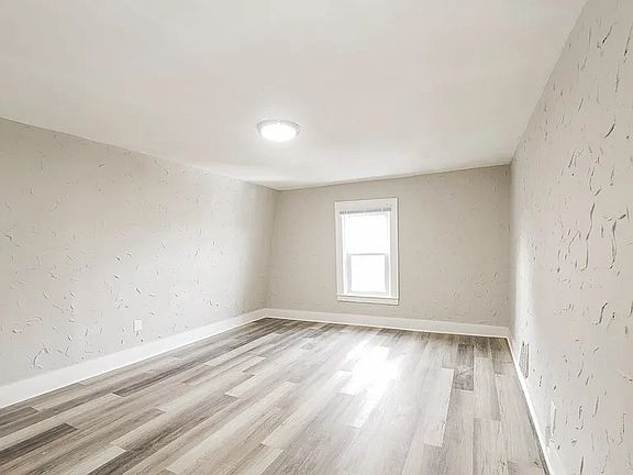 2nd image of 235 Bruce St #1