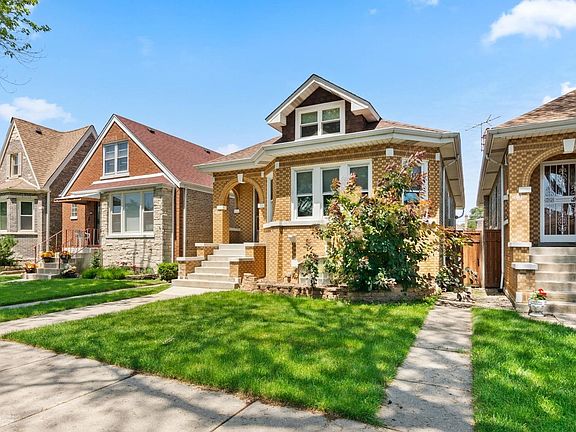 3rd image of 5924 W Cornelia Ave