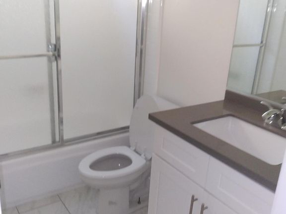 5th image of 3533 Keystone Ave #1118
